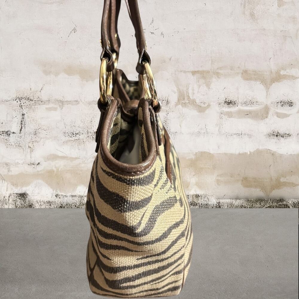 Michael Kors The Charlton Collection Tiger Print Shoulder Bag & Dust Bag - Picture 5 of 7